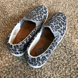 CA Collection by Carrini leopard print slip-ons